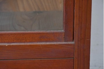 和製アンティーク　レトロな引き出し付きガラス戸棚　(R-086735)