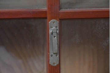 和製アンティーク　レトロな引き出し付きガラス戸棚　(R-086735)