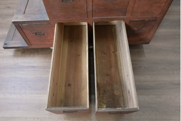 和製アンティーク　収納力に優れた実用的な造りの階段箪笥　(R-086736)