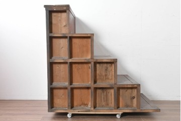 和製アンティーク　収納力に優れた実用的な造りの階段箪笥　(R-086736)