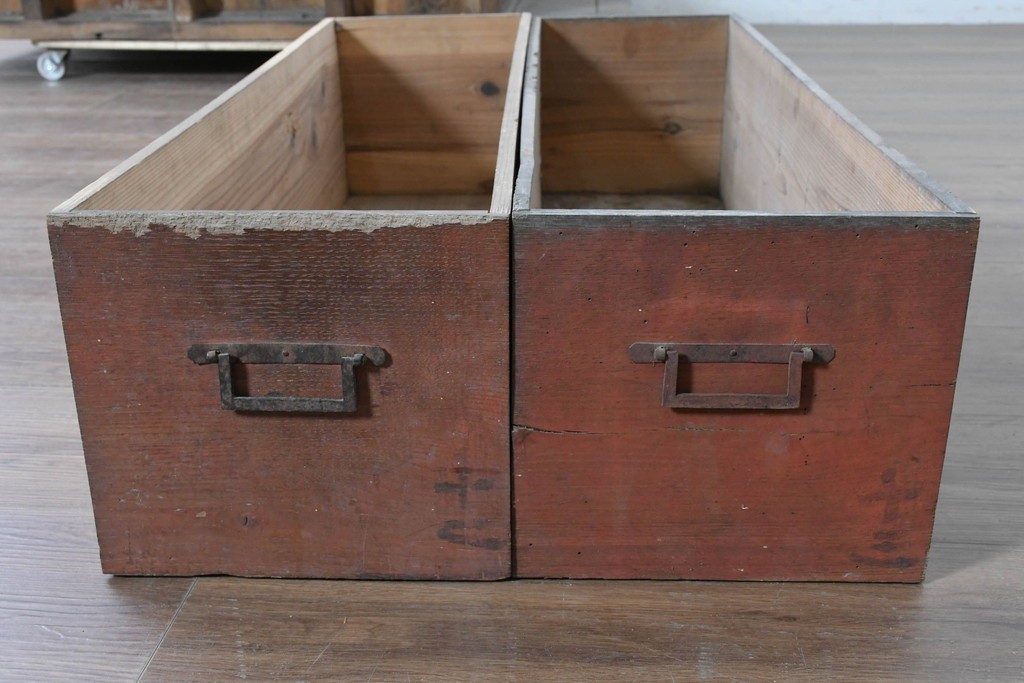 和製アンティーク　収納力に優れた実用的な造りの階段箪笥　(R-086736)