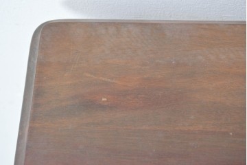 イギリスヴィンテージ　挽物脚と貫がアクセントのクラシカルなサイドテーブル　(R-086737)