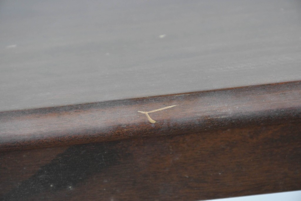 イギリスヴィンテージ　挽物脚と貫がアクセントのクラシカルなサイドテーブル　(R-086737)