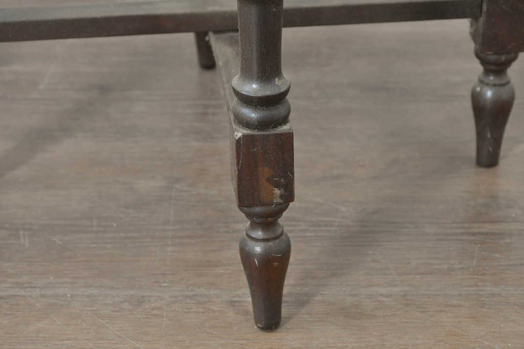 イギリスヴィンテージ　折り畳み式　挽物脚のクラシカルなデザインが魅力のバタフライサイドテーブル3台セット　(R-086738)