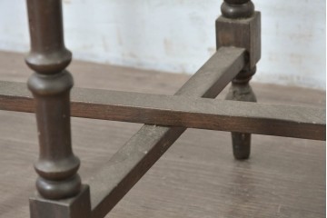 イギリスヴィンテージ　折り畳み式　挽物脚のクラシカルなデザインが魅力のバタフライサイドテーブル3台セット　(R-086738)