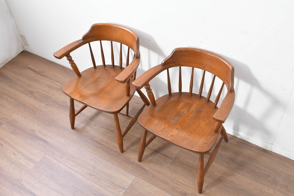 中古　美品　柏木工(KASHIWA、かしわ)　楢(ナラ)材　木の温もりあふれるキャプテンチェア2脚セット　(R-086743)