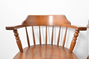中古　美品　柏木工(KASHIWA、かしわ)　楢(ナラ)材　木の温もりあふれるキャプテンチェア2脚セット　(R-086743)