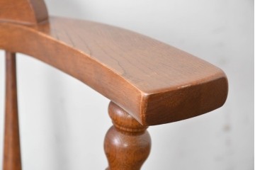 中古　美品　柏木工(KASHIWA、かしわ)　楢(ナラ)材　木の温もりあふれるキャプテンチェア2脚セット　(R-086743)