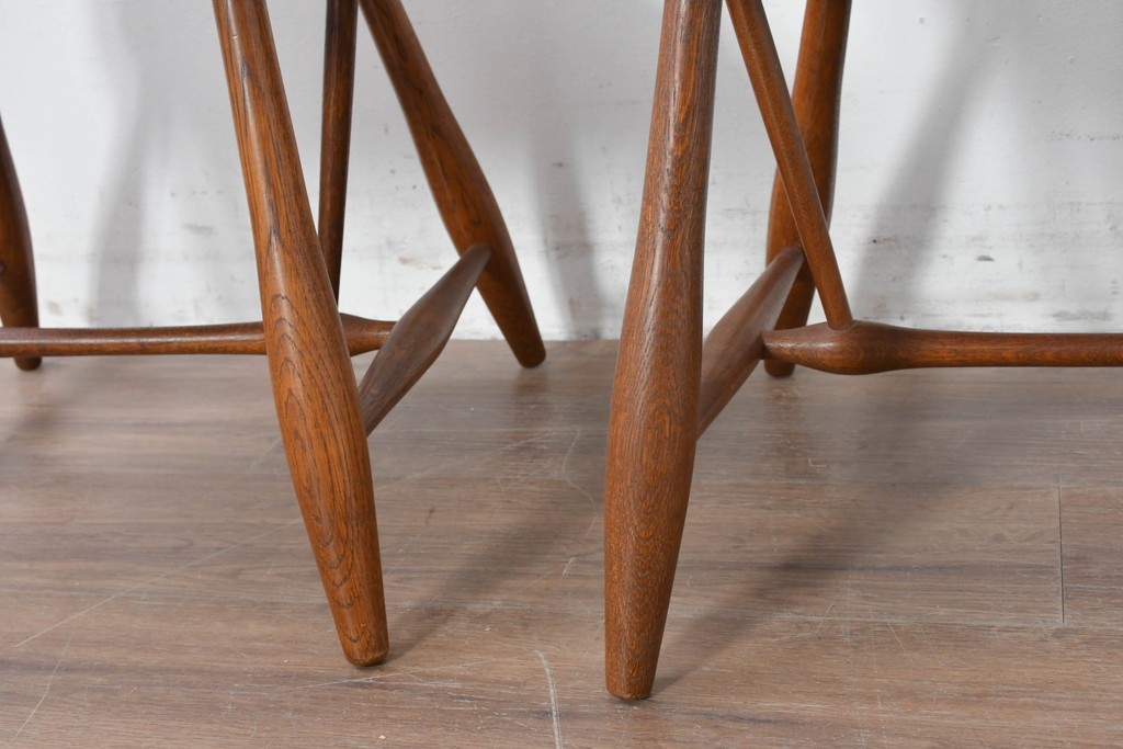 中古　美品　柏木工(KASHIWA、かしわ)　楢(ナラ)材　木の温もりあふれるキャプテンチェア2脚セット　(R-086743)