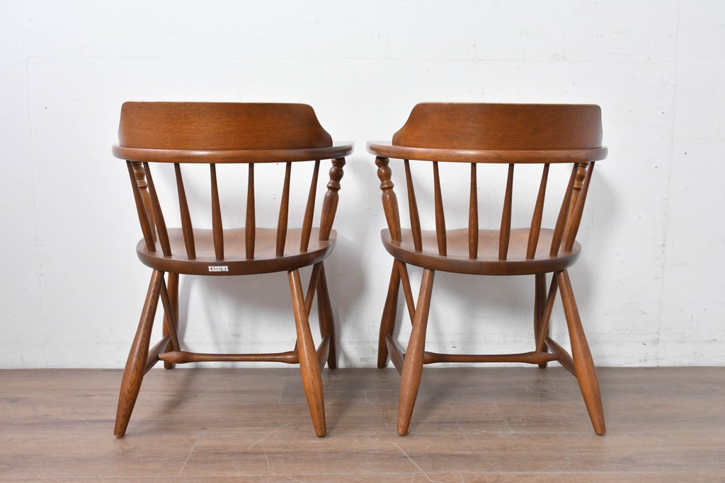 中古　美品　柏木工(KASHIWA、かしわ)　楢(ナラ)材　木の温もりあふれるキャプテンチェア2脚セット　(R-086743)