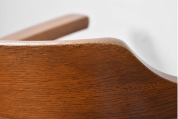 中古　美品　柏木工(KASHIWA、かしわ)　楢(ナラ)材　木の温もりあふれるキャプテンチェア2脚セット　(R-086743)