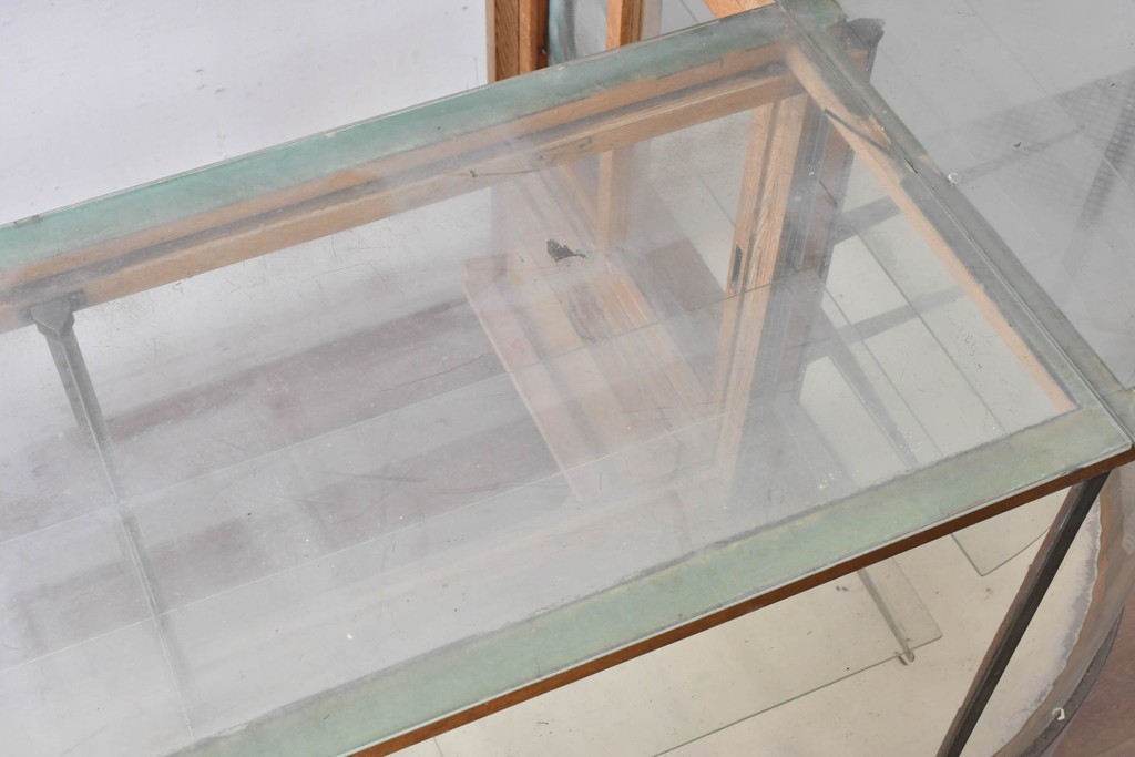 和製ヴィンテージ　曲げガラス　引き出し3杯付きの昭和レトロなL型ショーケース　(R-086745)