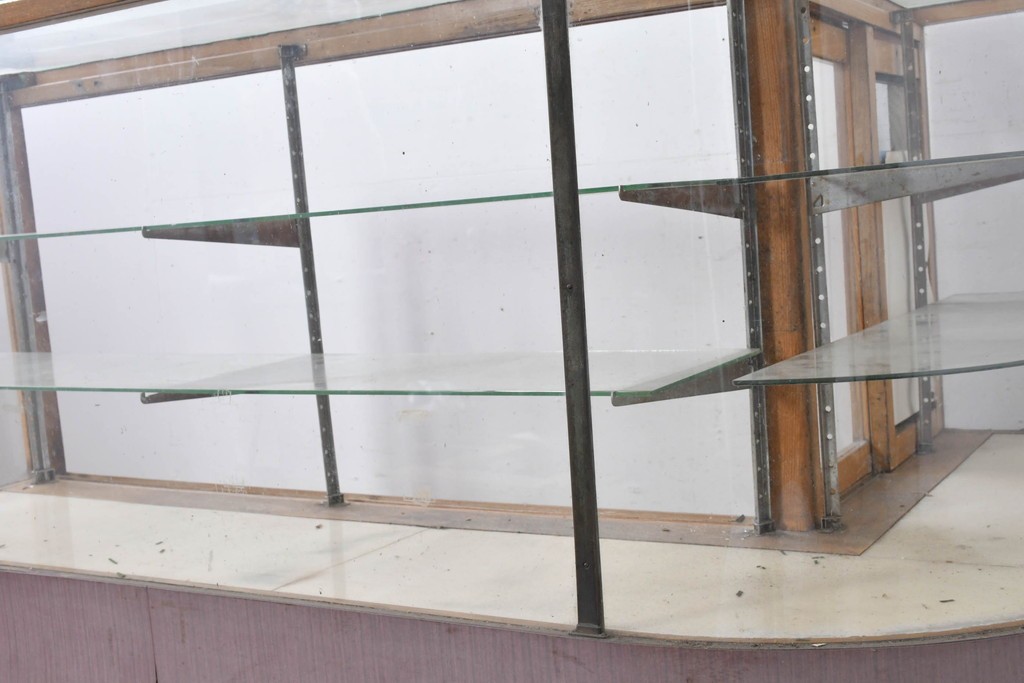 和製ヴィンテージ　曲げガラス　引き出し3杯付きの昭和レトロなL型ショーケース　(R-086745)