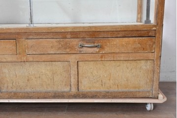 和製ヴィンテージ　曲げガラス　引き出し3杯付きの昭和レトロなL型ショーケース　(R-086745)