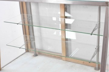 和製ヴィンテージ　メタルフレーム　シャープな印象の台形ガラスケース　(R-086746)