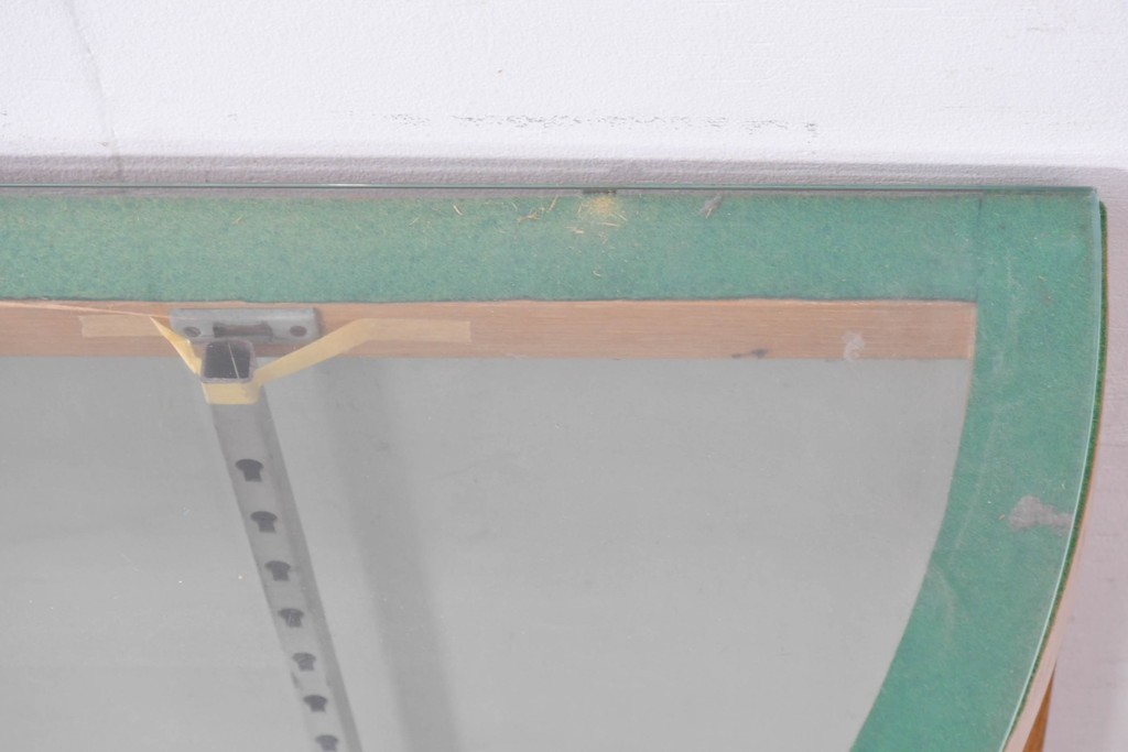 和製ヴィンテージ　伊藤洋家具店　木製フレームと曲げガラスのショーケース　(R-086747)