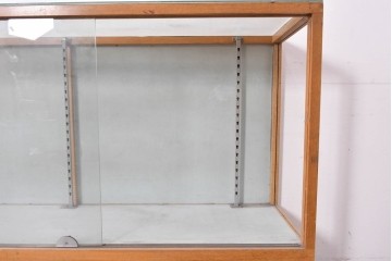 和製ヴィンテージ　伊藤洋家具店　木製フレームと曲げガラスのショーケース　(R-086748)