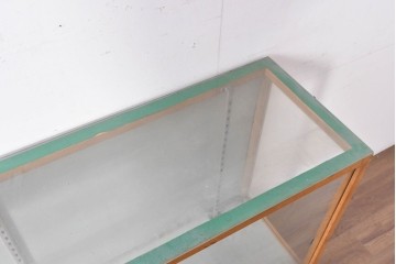和製ヴィンテージ　伊藤洋家具店　木製フレームと曲げガラスのショーケース　(R-086748)