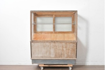 和製ヴィンテージ　新藤ケース店　レトロ感が可愛らしい木製フレームのガラスショーケース　(R-086749)