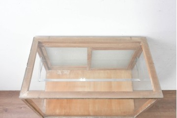 和製ヴィンテージ　新藤ケース店　レトロ感が可愛らしい木製フレームのガラスショーケース　(R-086749)