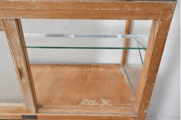 和製ヴィンテージ　新藤ケース店　レトロ感が可愛らしい木製フレームのガラスショーケース　(R-086749)