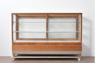 和製ヴィンテージ　楢(ナラ)材の木枠と広いガラス面が魅力のガラスショーケース　(R-086750)