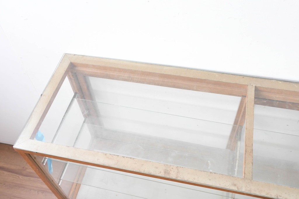 和製ヴィンテージ　楢(ナラ)材の木枠と広いガラス面が魅力のガラスショーケース　(R-086750)