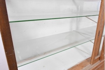 和製ヴィンテージ　楢(ナラ)材の木枠と広いガラス面が魅力のガラスショーケース　(R-086750)