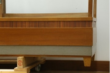 和製ヴィンテージ　楢(ナラ)材の木枠と広いガラス面が魅力のガラスショーケース　(R-086750)