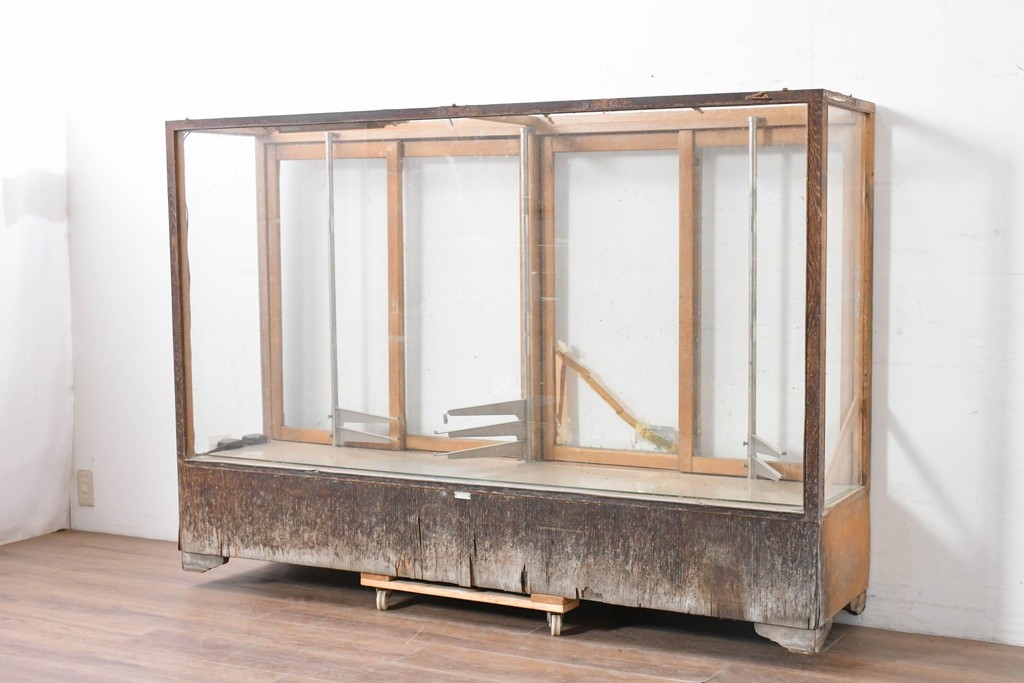 和製ヴィンテージ　広いガラス面でディスプレイが映えるガラスショーケース　(R-086751)