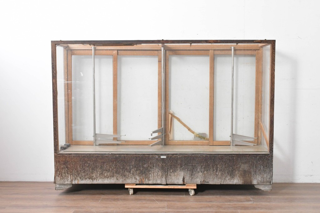 和製ヴィンテージ　広いガラス面でディスプレイが映えるガラスショーケース　(R-086751)