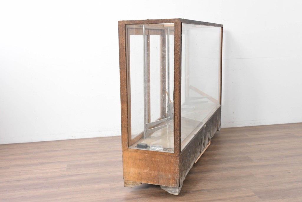 和製ヴィンテージ　広いガラス面でディスプレイが映えるガラスショーケース　(R-086751)