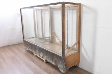 和製ヴィンテージ　広いガラス面でディスプレイが映えるガラスショーケース　(R-086751)