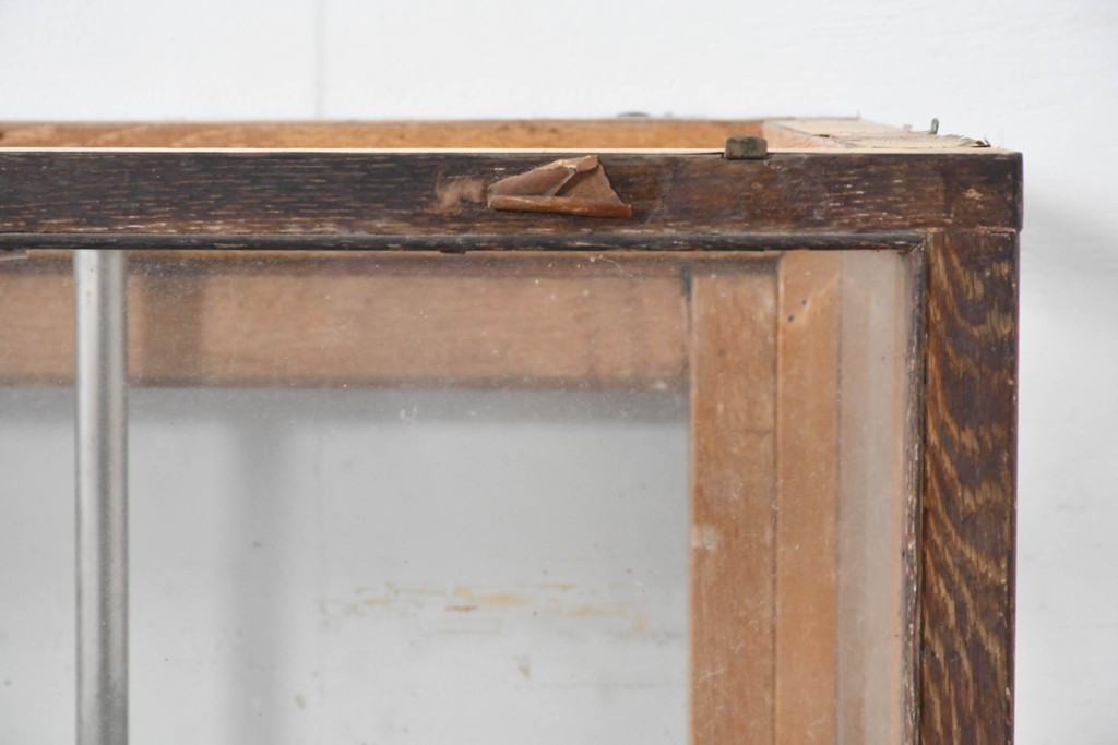 和製ヴィンテージ　広いガラス面でディスプレイが映えるガラスショーケース　(R-086751)