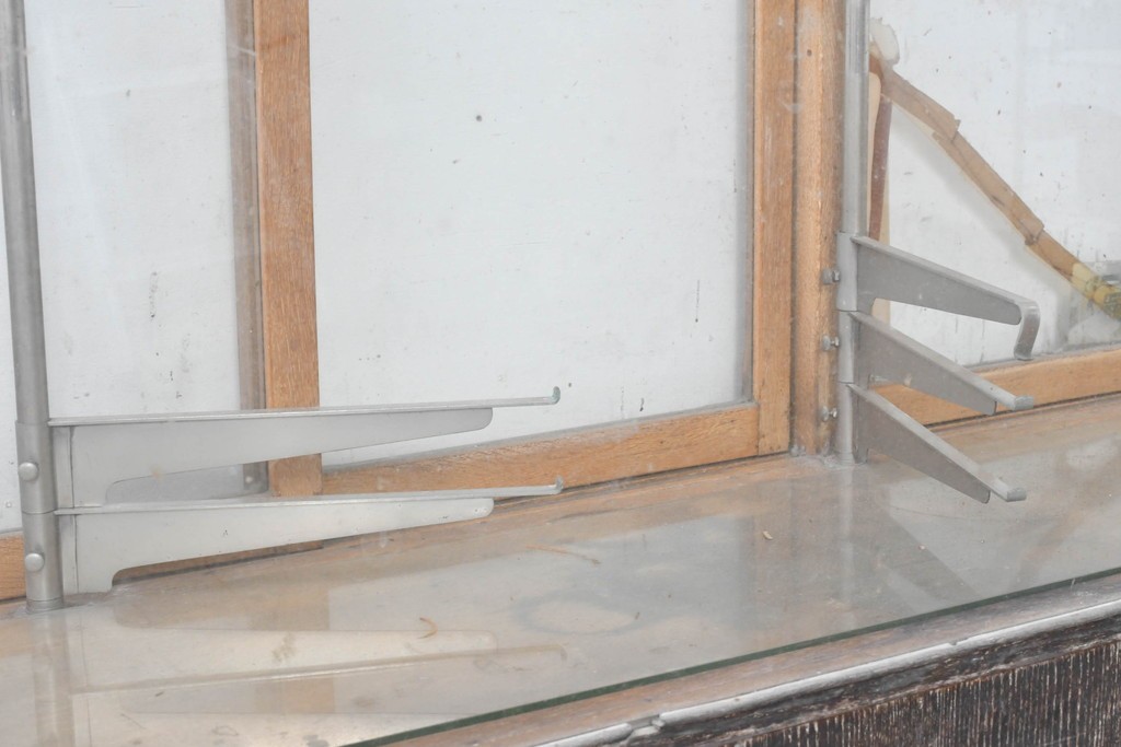 和製ヴィンテージ　広いガラス面でディスプレイが映えるガラスショーケース　(R-086751)