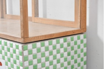 和製ヴィンテージ　希少な小振りサイズ! 　市松模様のタイルがレトロなたばこガラスケース　(R-086752)