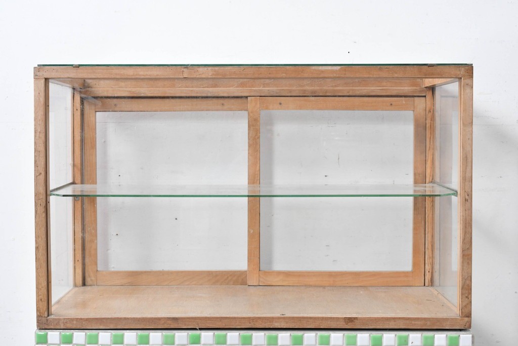 和製ヴィンテージ　希少な小振りサイズ! 　市松模様のタイルがレトロなたばこガラスケース　(R-086752)