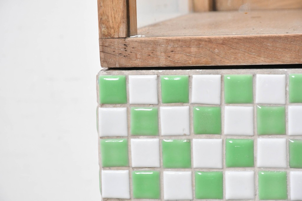 和製ヴィンテージ　希少な小振りサイズ! 　市松模様のタイルがレトロなたばこガラスケース　(R-086752)