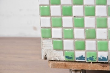 和製ヴィンテージ　希少な小振りサイズ! 　市松模様のタイルがレトロなたばこガラスケース　(R-086752)