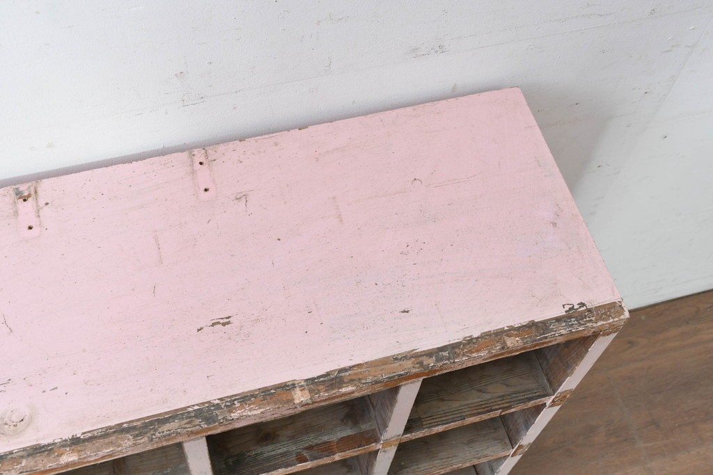 《ペイント仕上げ限定》　和製ヴィンテージ　小振りな15マス収納のシンプルなマス目棚　(R-086753)