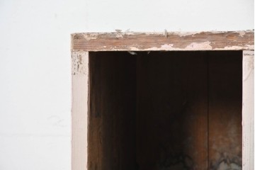 《ペイント仕上げ限定》　和製ヴィンテージ　小振りな28マス収納のシンプルなマス目棚　(R-086754)