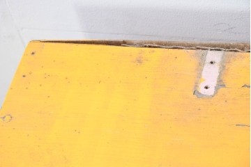 《ペイント仕上げ限定》　和製ヴィンテージ　小振りな32マス収納の棚板付きマス目棚　(R-086755)