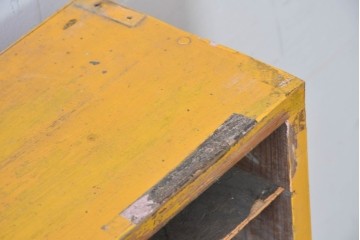 《ペイント仕上げ限定》　和製ヴィンテージ　小振りな32マス収納の棚板付きマス目棚　(R-086755)