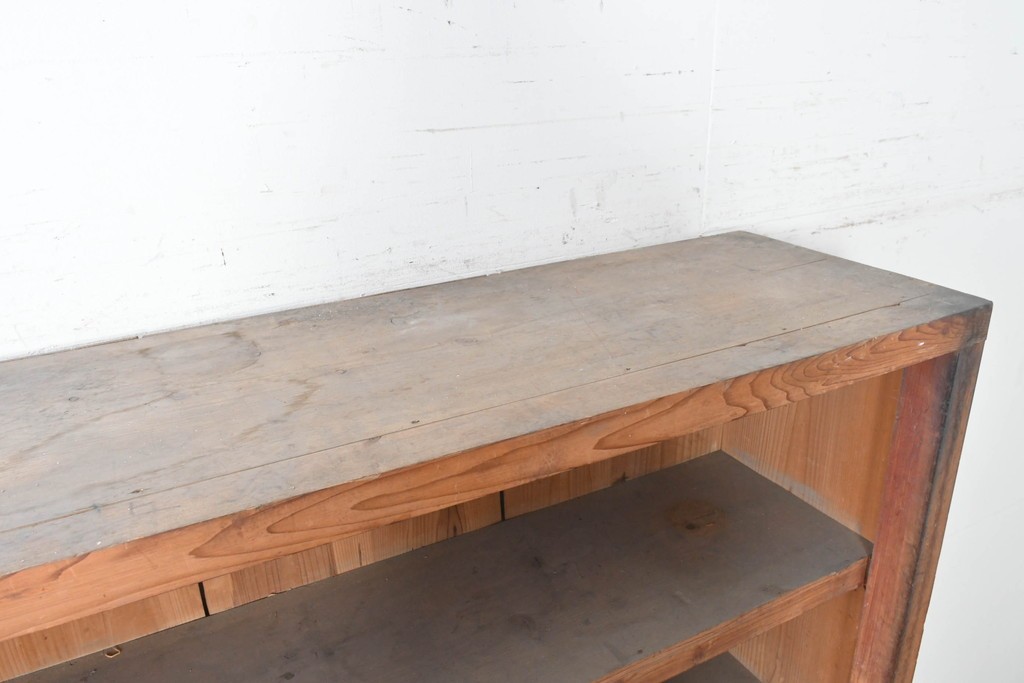 和製アンティーク　素朴な木味が魅力の引き出し付き飾り棚　(R-086756)