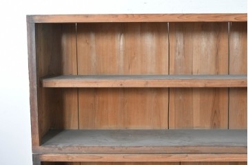 和製アンティーク　素朴な木味が魅力の引き出し付き飾り棚　(R-086756)