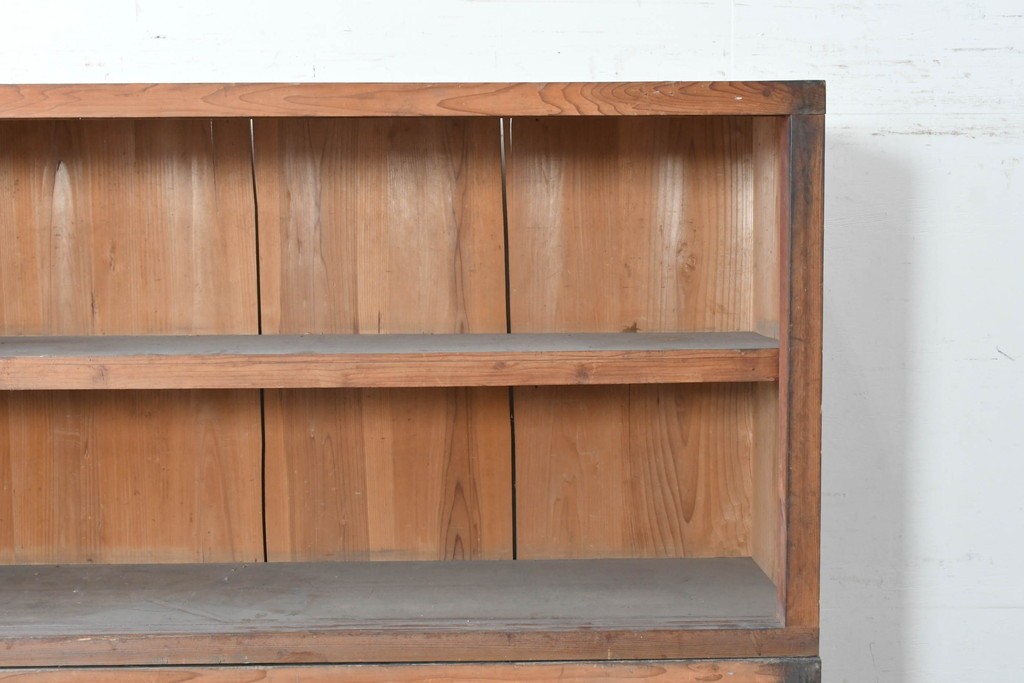 和製アンティーク　素朴な木味が魅力の引き出し付き飾り棚　(R-086756)