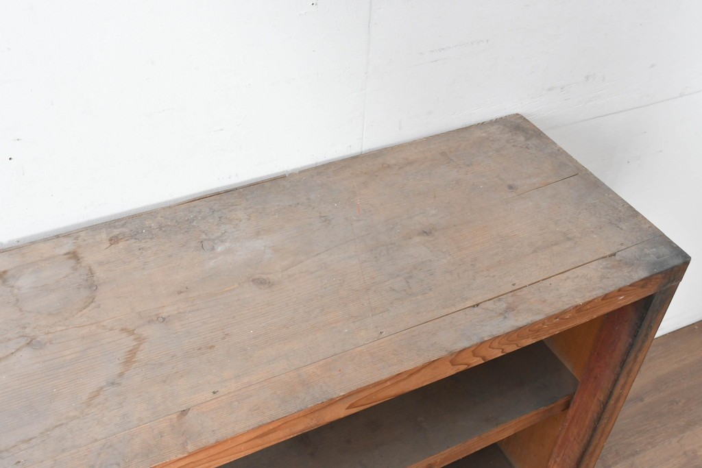 和製アンティーク　木味を楽しめる素朴なオープンラック　(R-086757)