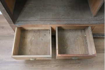 和製アンティーク　木味の素朴な引き出し付きオープンラック　(R-086758)