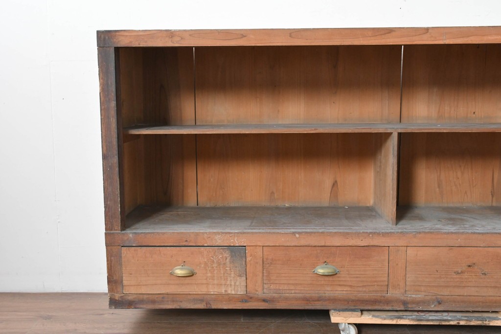 和製アンティーク　木味の素朴な引き出し付きオープンラック　(R-086758)