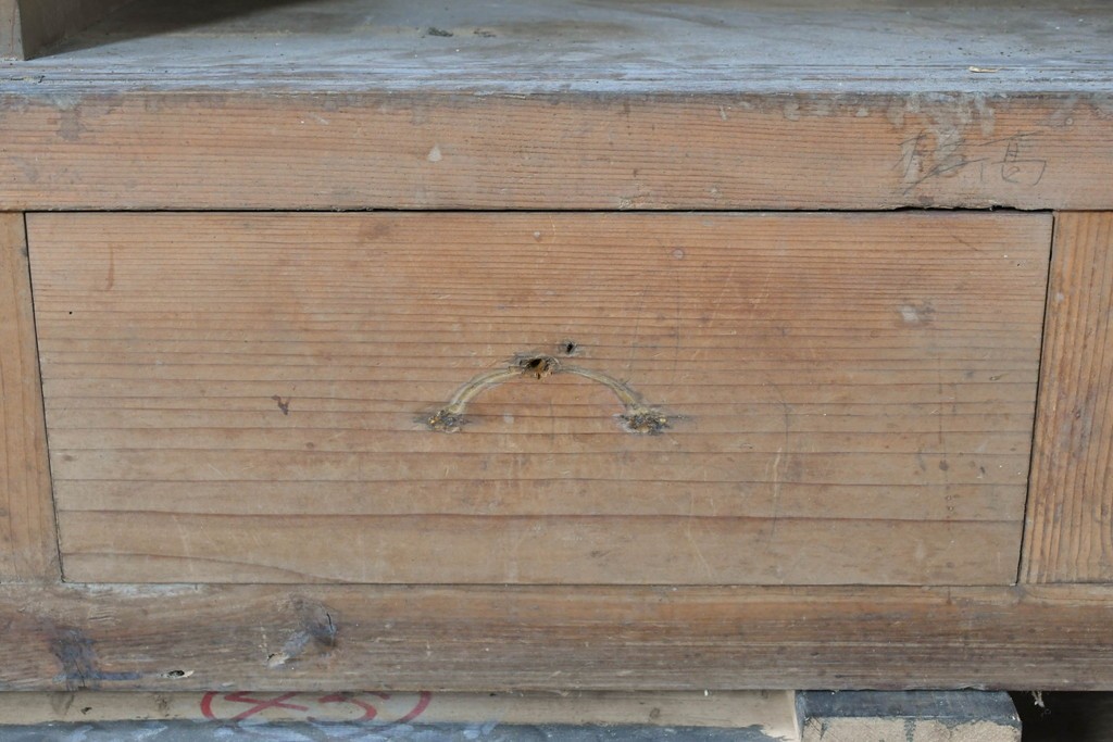 和製アンティーク　木味の素朴な引き出し付きオープンラック　(R-086758)